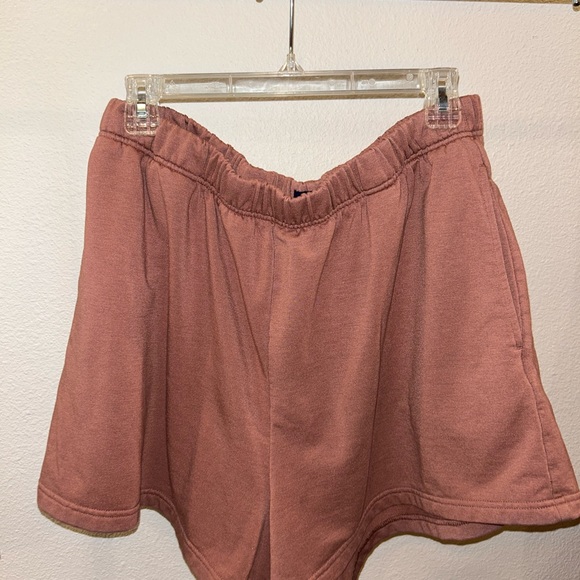 Gap Sweatshirt and Sweat Short Set - Picture 7 of 7